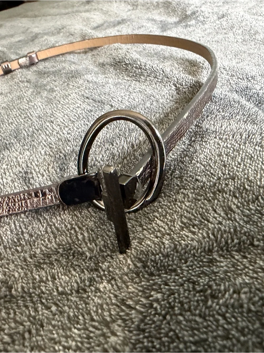 Adjustable Metallic Silver Ring-Loop Skinny Women’s Belt